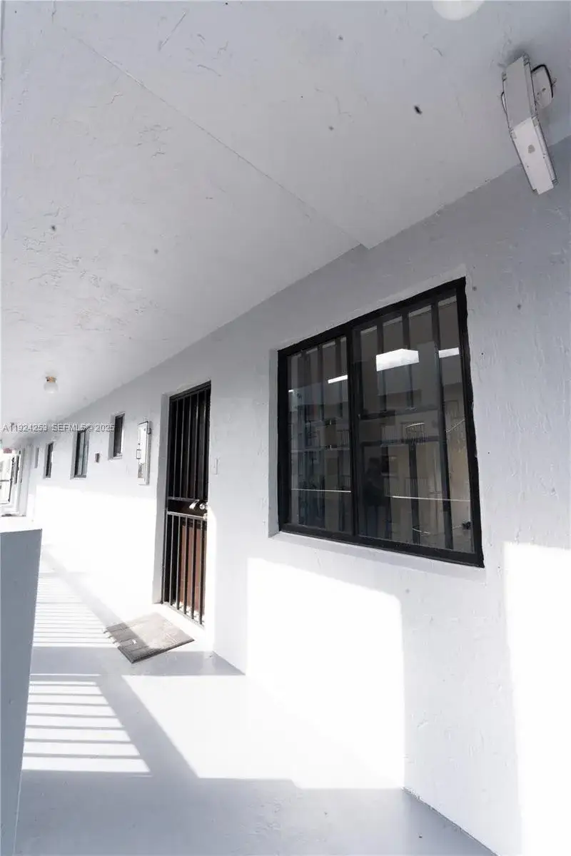 2 bedroom 2 bath Residential Lease for rent at 5300 W 21st Ct # 311, Hialeah FL 33016
