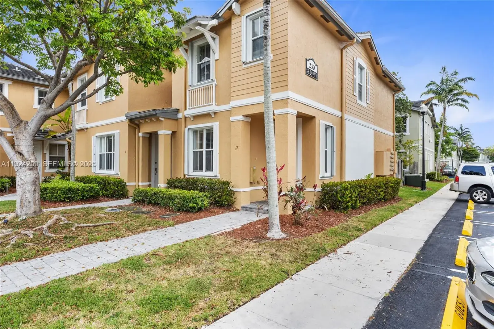 2 bedroom 2 bath Residential for sale at 230 SE 29th Ave # 12, Homestead FL 33033