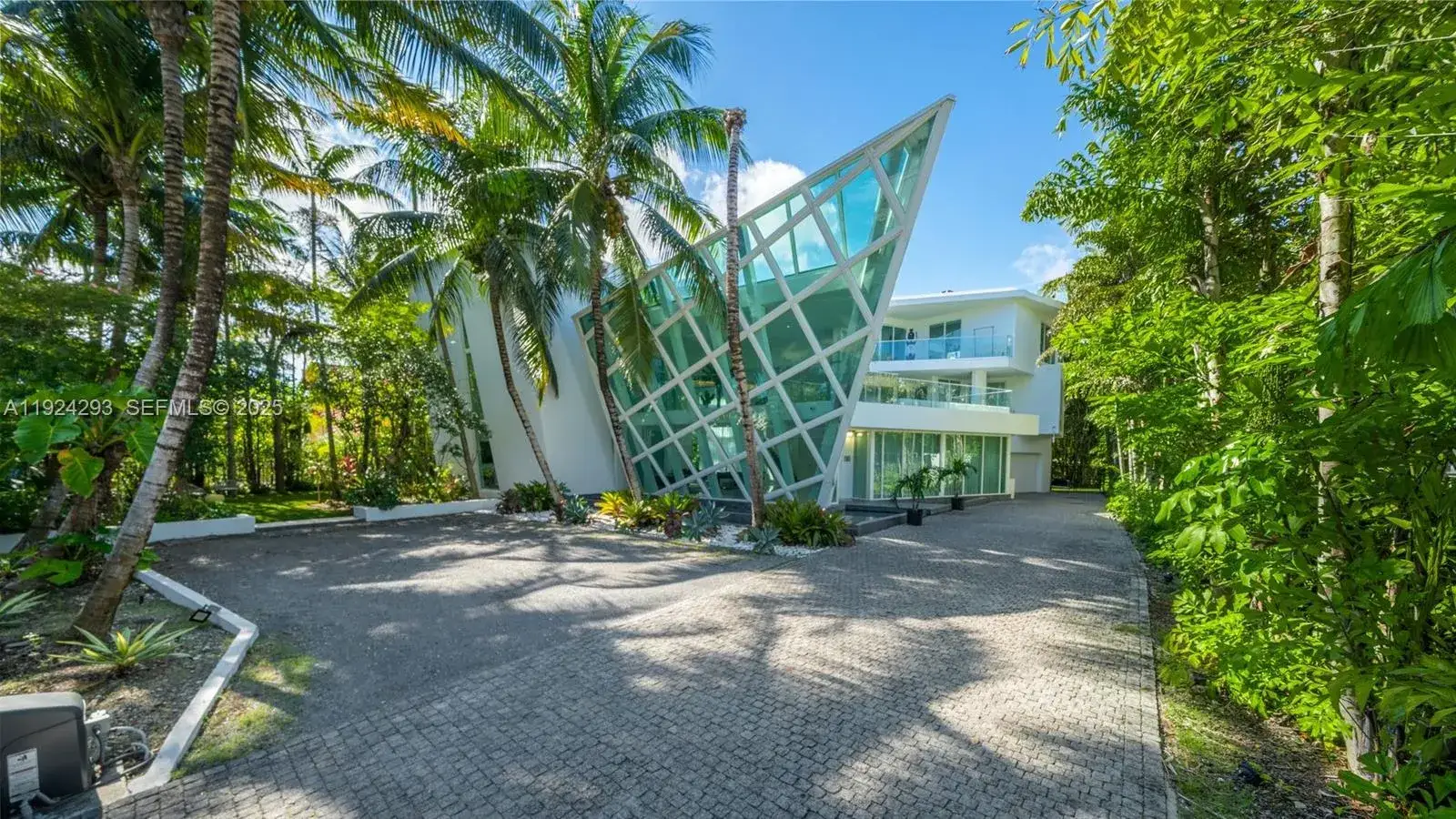 6 bedroom 7 bath Residential for sale at 480 Ocean Blvd, Golden Beach FL 33160