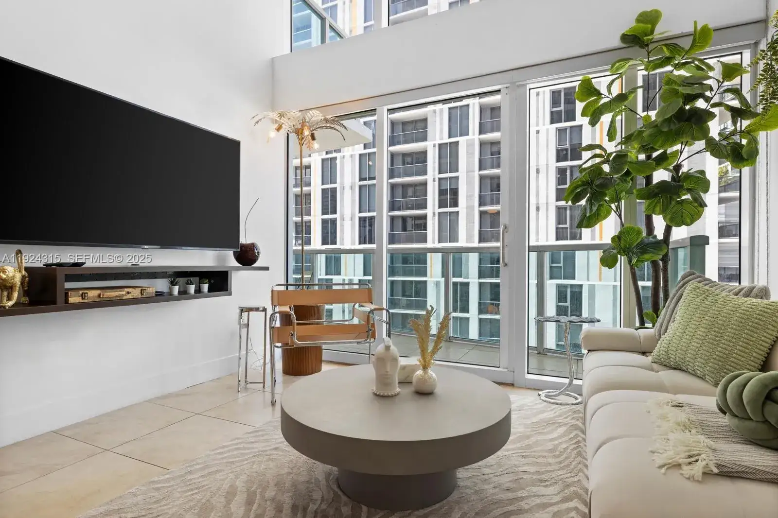 2 bedroom 2 bath Residential for sale at 41 SE 5th St # 510, Miami FL 33131