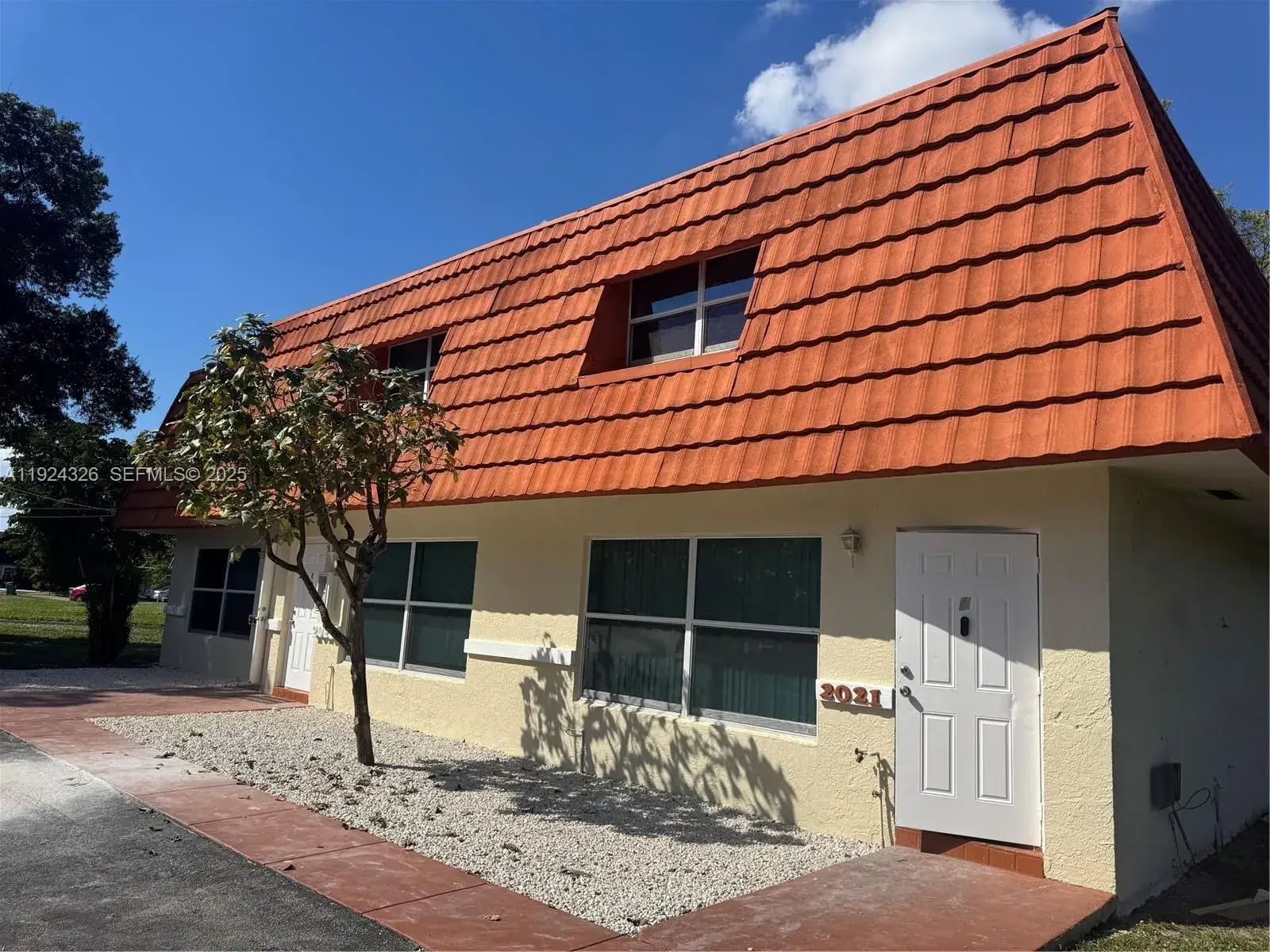 2 bedroom 1 bath Residential Lease for rent at 2029 NW 59th Ave # 1, Lauderhill FL 33313