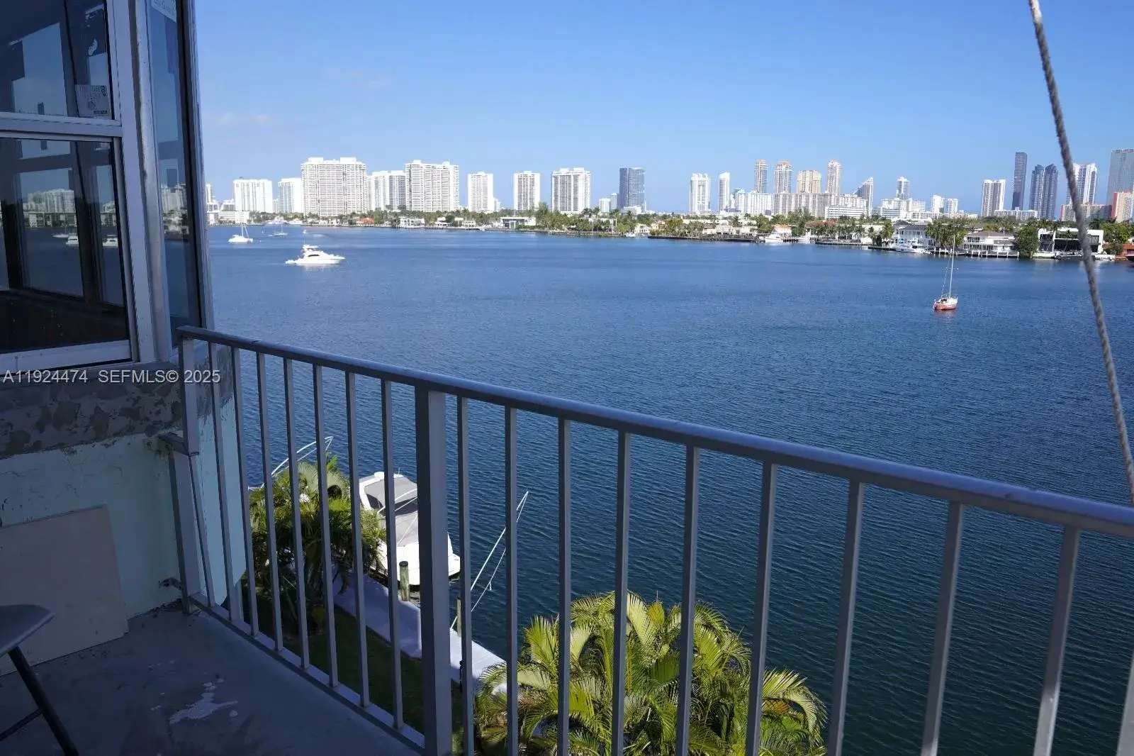 2 bedroom 2 bath Residential for sale at 16570 NE 26th Ave, North Miami Beach FL 33160
