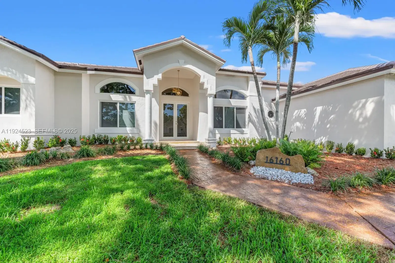 5 bedroom 3 bath Residential for sale at 16160 SW 89th Pl, Palmetto Bay FL 33157