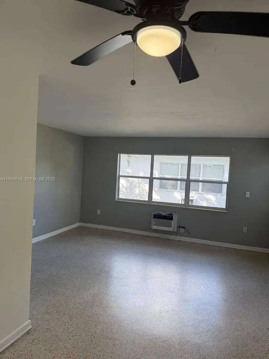1 bedroom 1 bath Residential Lease for rent at 1940 NE 167th St # 3, North Miami Beach FL 33162