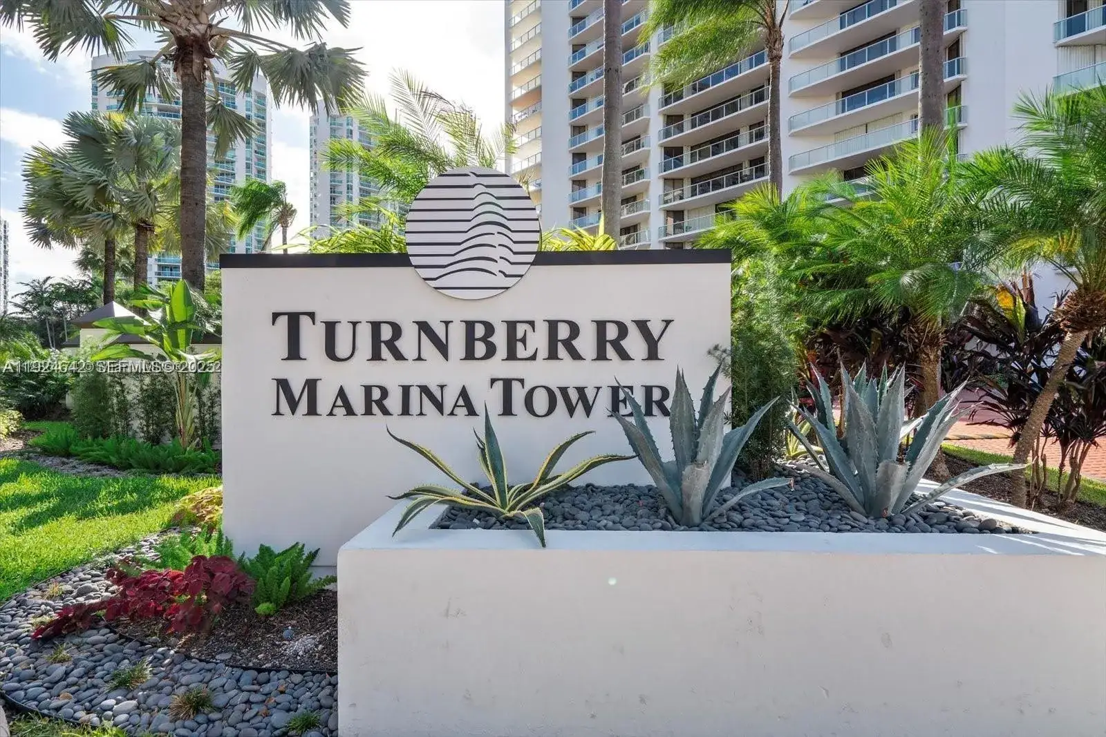 4 bedroom 2 bath Residential for sale at 19500 Turnberry Way # 20D, Aventura FL 33180