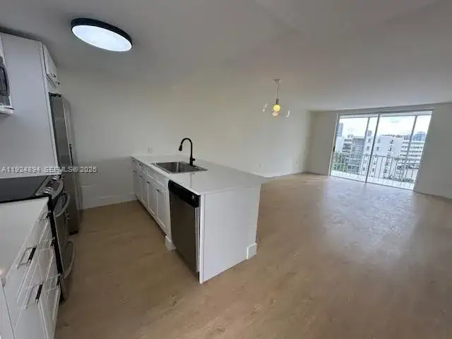 1 bedroom 1 bath Residential for sale at 2930 Point East Dr # E610, Aventura FL 33160