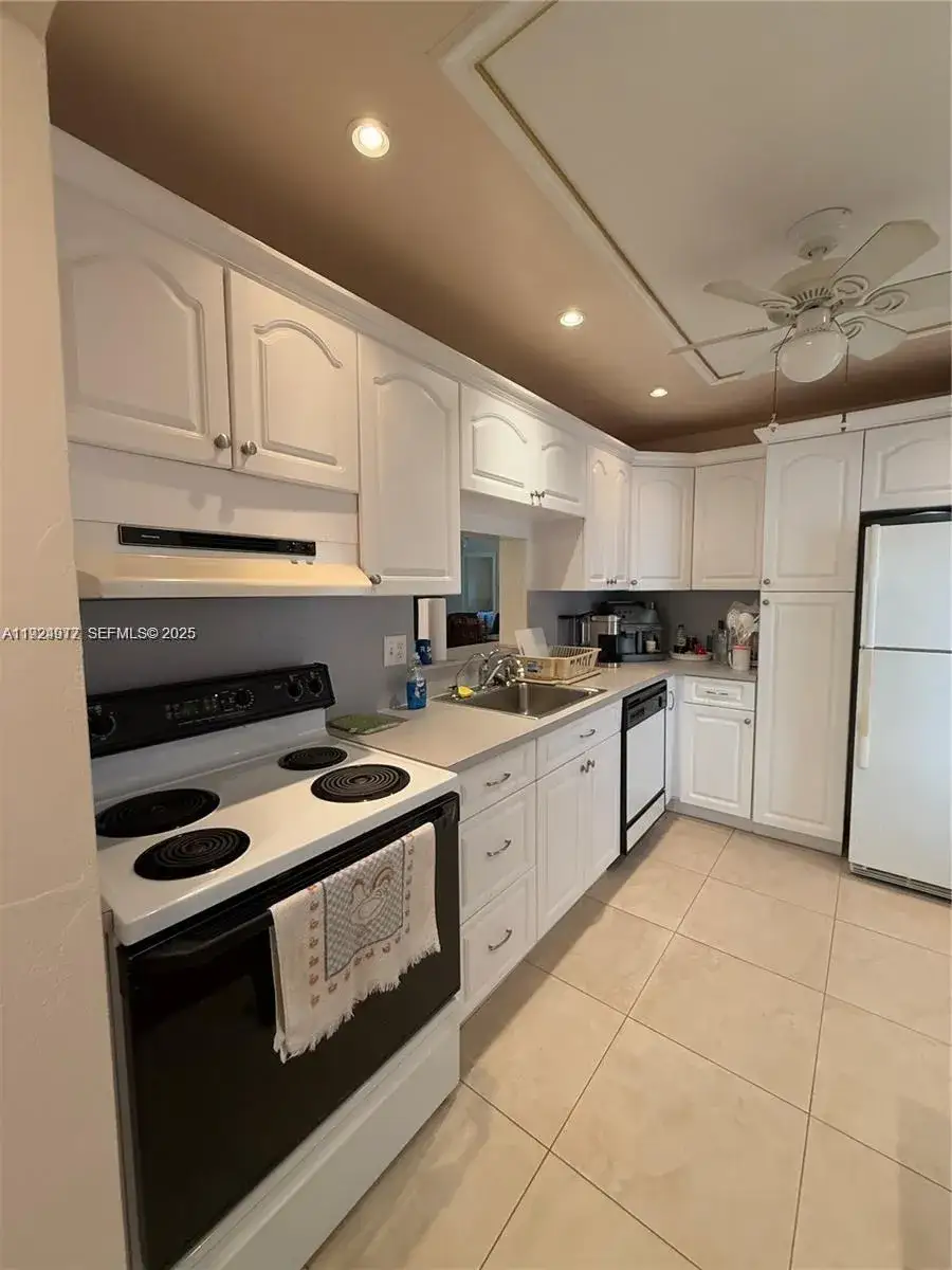 2 bedroom 2 bath Residential for sale at 4270 NW 40th St # 202, Lauderdale Lakes FL 33319