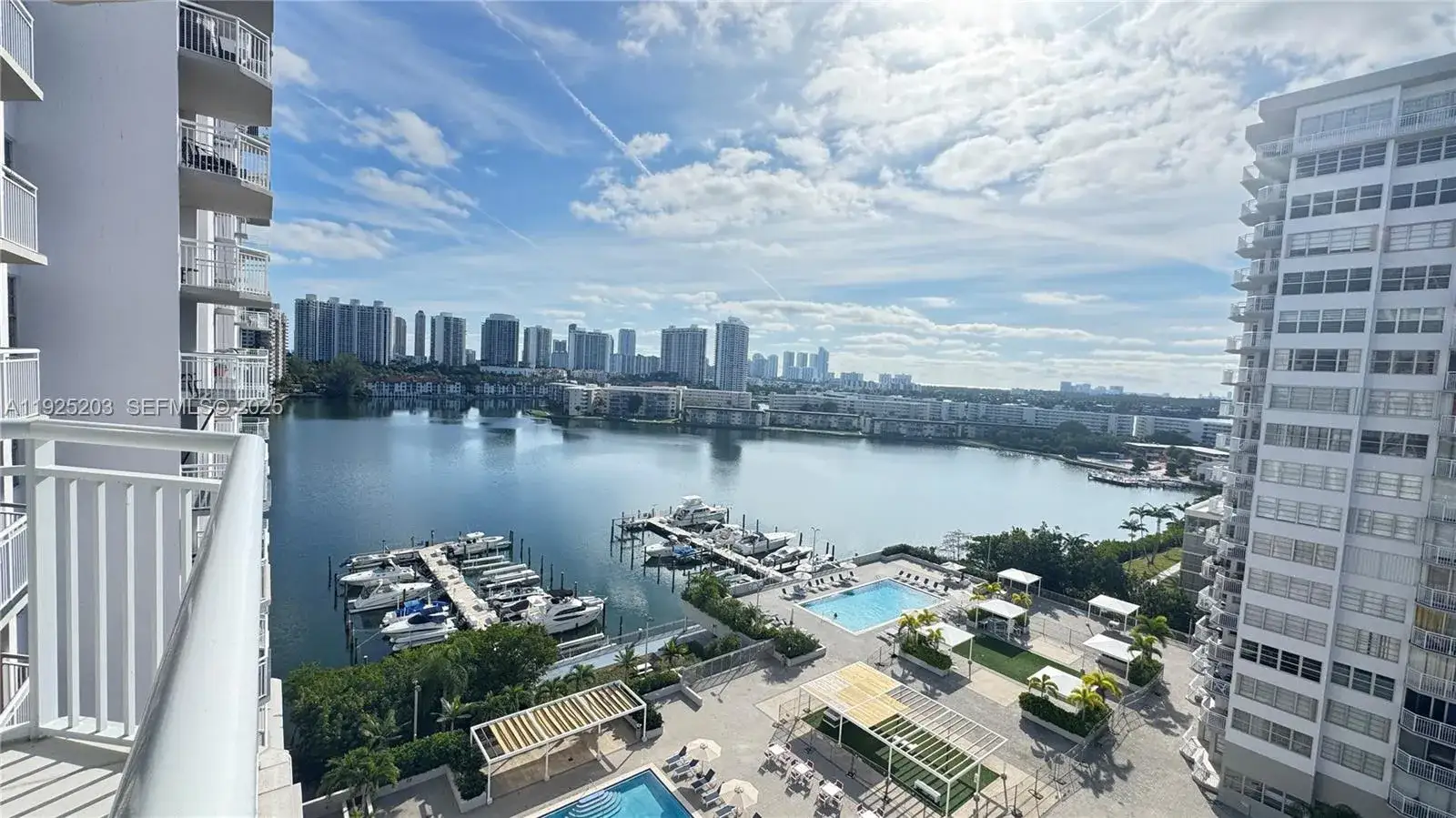1 bedroom 1 bath Residential for sale at 18061 Biscayne Blvd # 1203, Aventura FL 33160