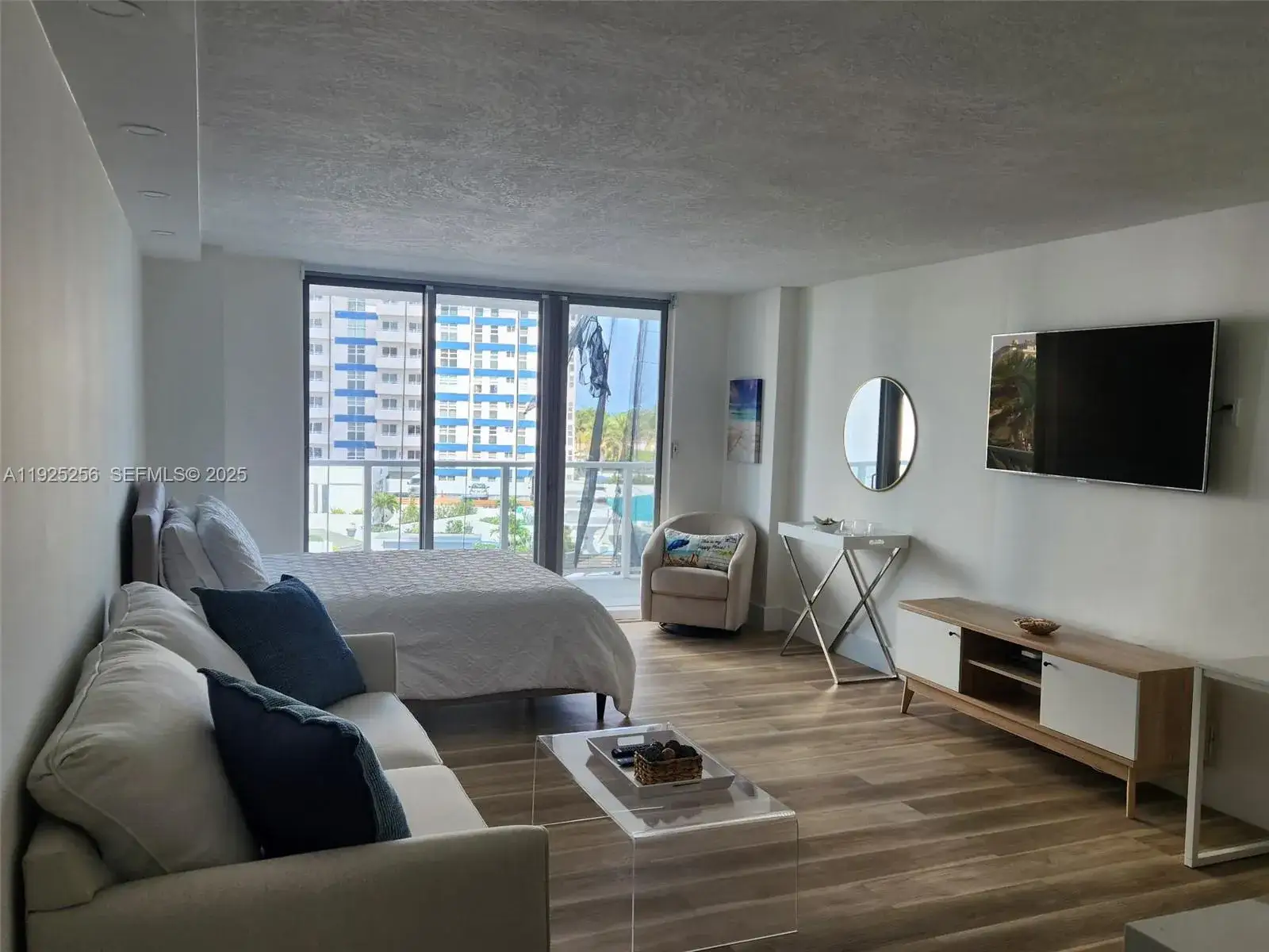 1 bath Residential for sale at 3180 S Ocean Dr # 307, Hallandale Beach FL 33009