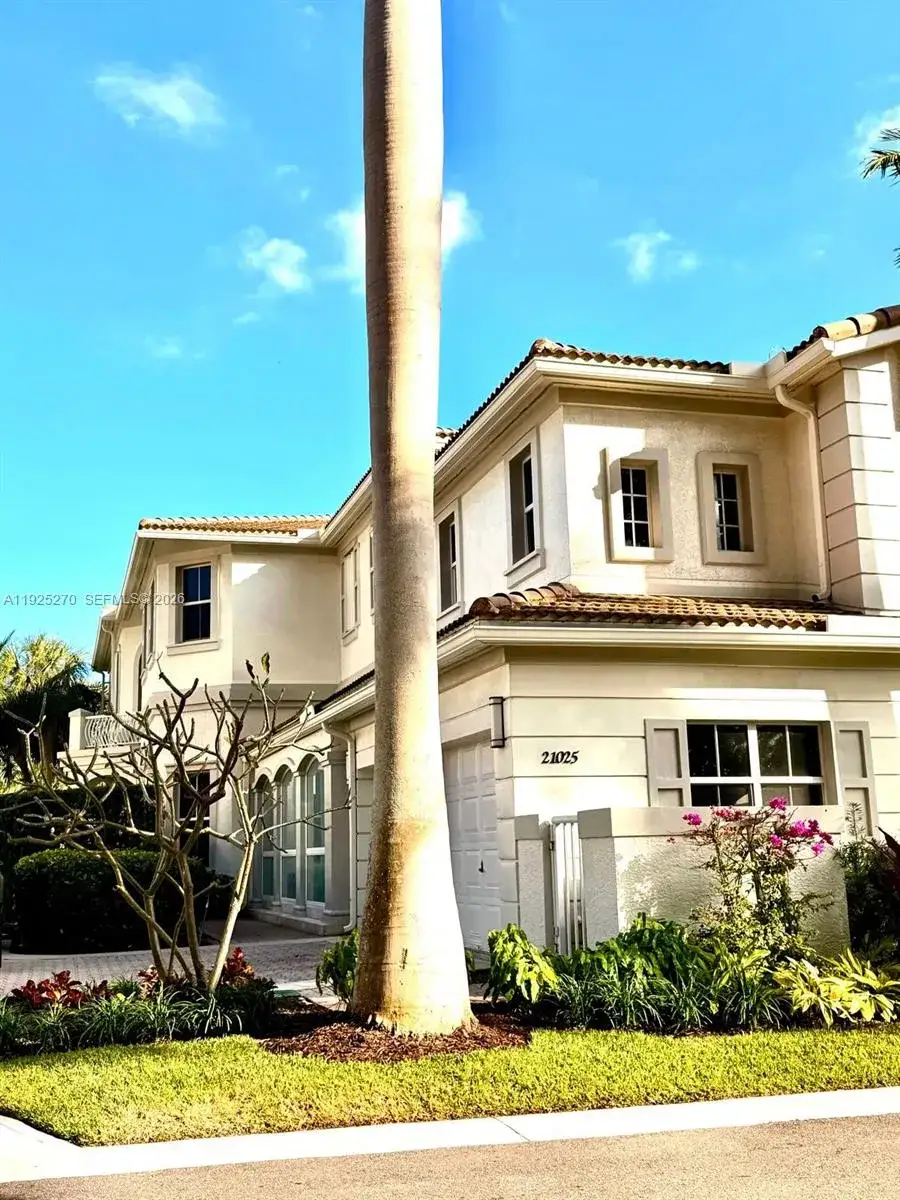4 bedroom 3 bath Residential Lease for rent at 21025 NE 38th Ave # 81, Aventura FL 33180