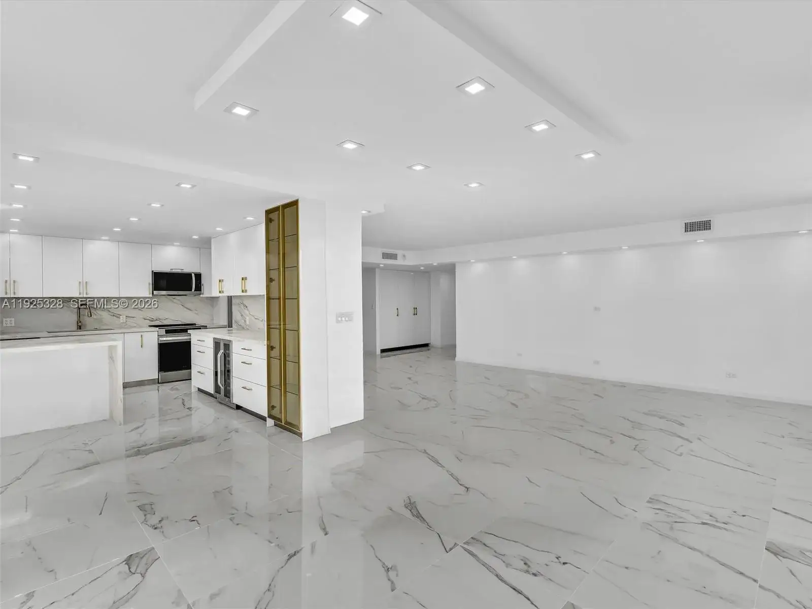 2 bedroom 2 bath Residential for sale at 230 174th St # 712, Sunny Isles Beach FL 33160