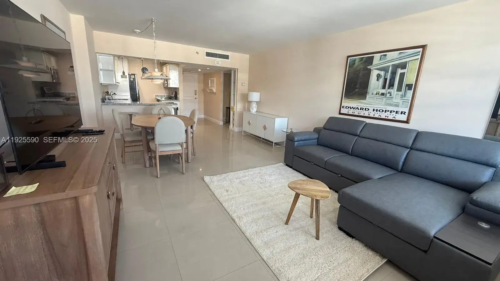 1 bedroom 1 bath Residential Lease for rent at 100 Lincoln Rd # 1108, Miami Beach FL 33139