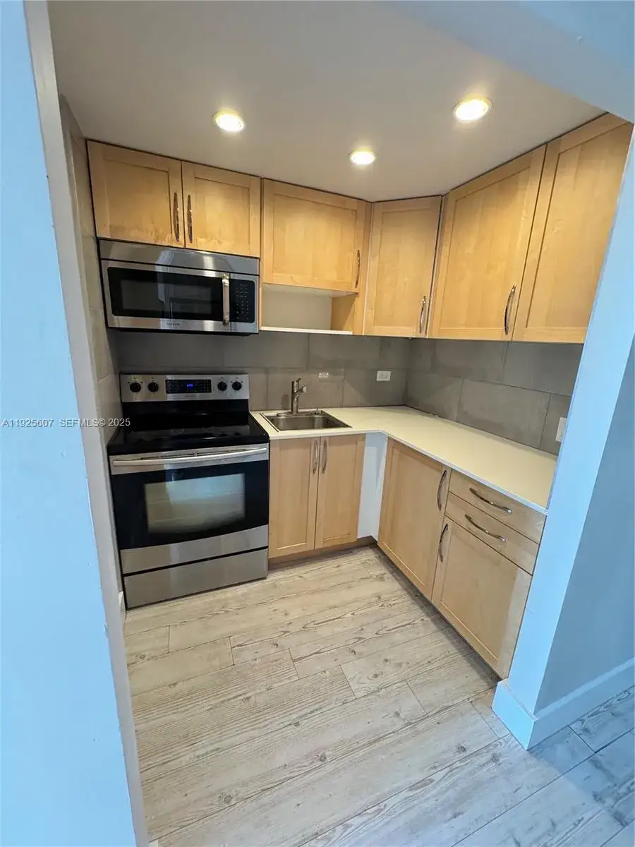 1 bath Residential Lease for rent at 7904 West Dr # 909, North Bay Village FL 33141