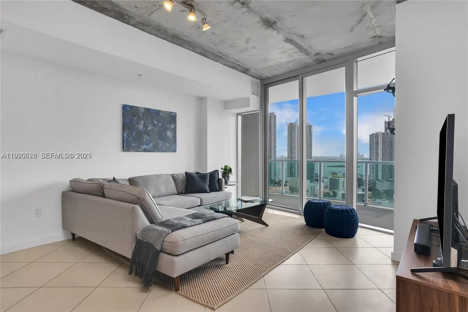 1 bedroom 1 bath Residential for sale at 3301 NE 1st Ave # H2606, Miami FL 33137