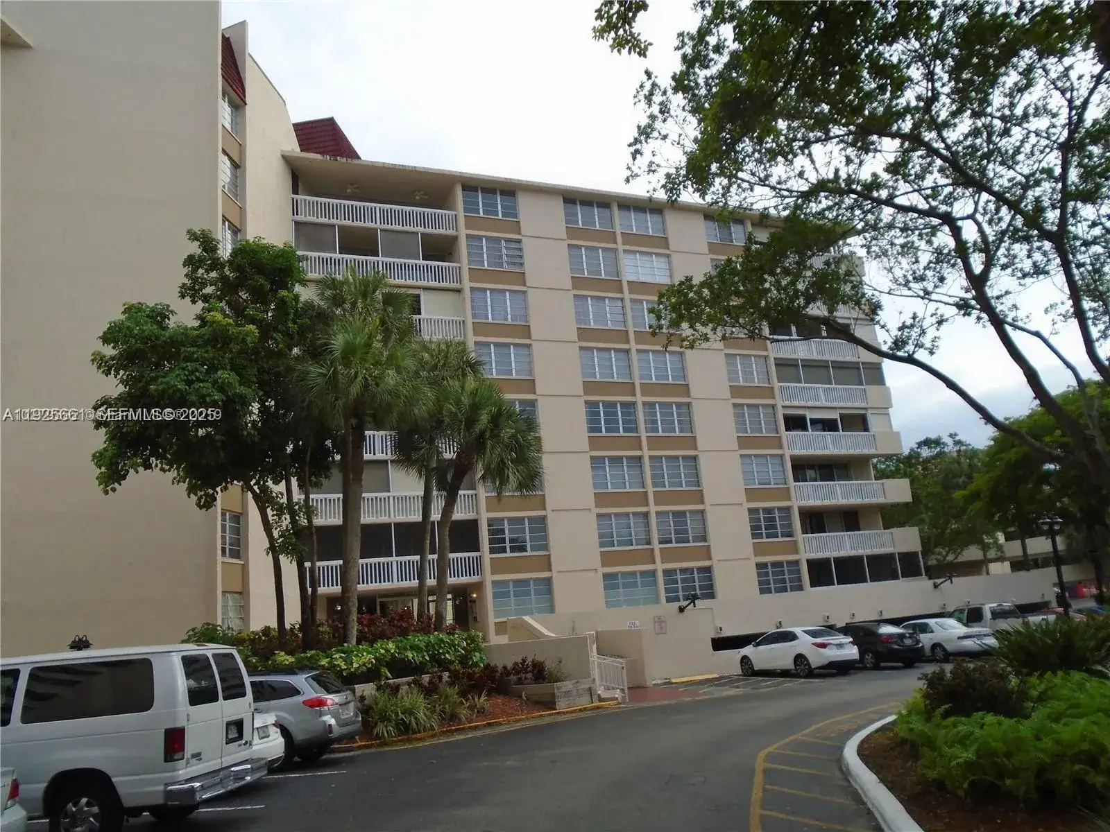 2 bedroom 2 bath Residential for sale at 6921 Environ Blvd # 4P, Lauderhill FL 33319