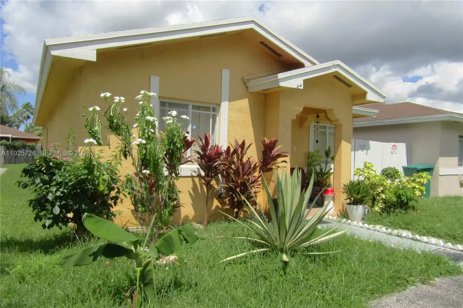 3 bedroom 2 bath Residential for sale at 942 SW 8th Pl, Florida City FL 33034