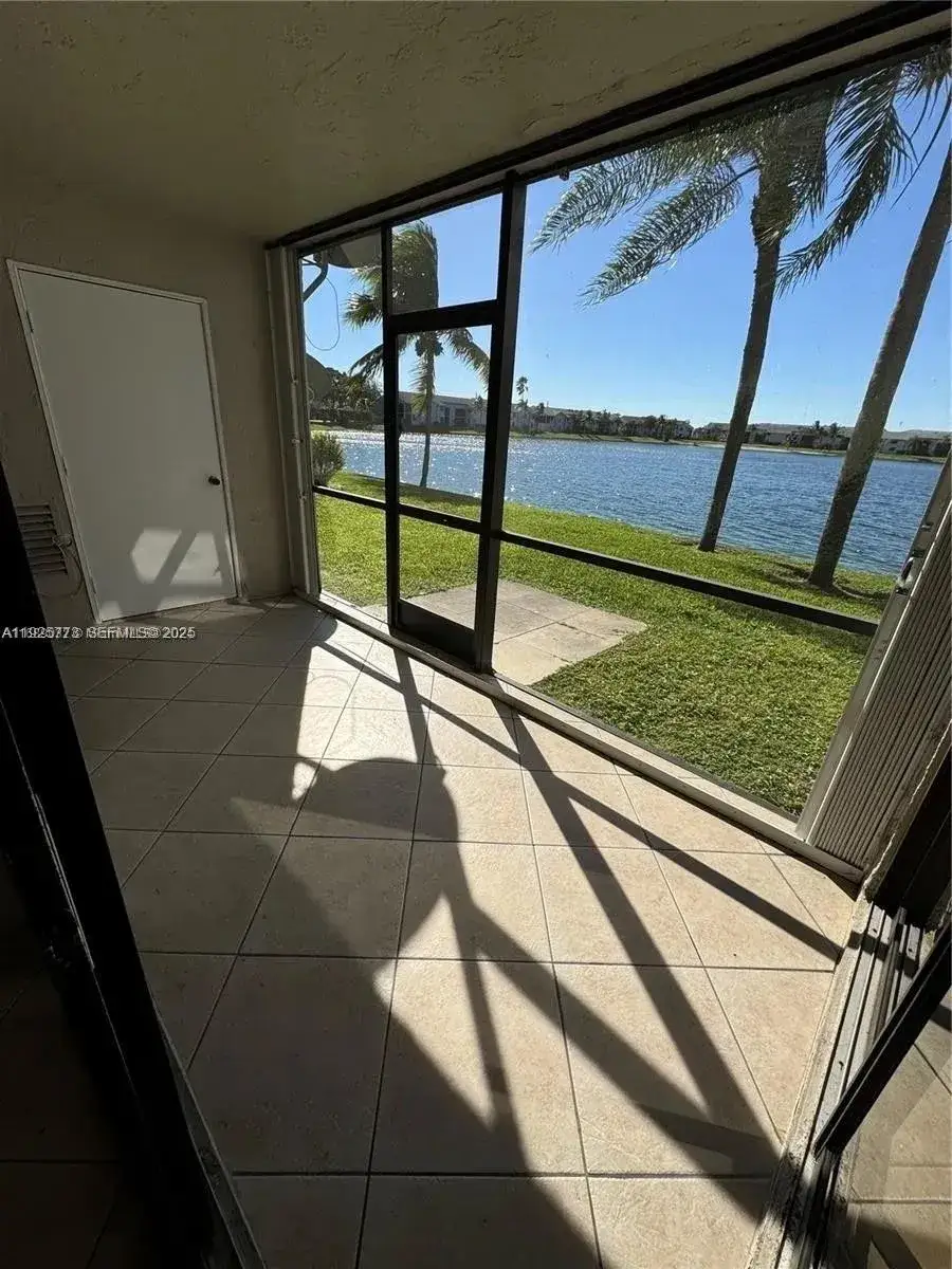 2 bedroom 2 bath Residential Lease for rent at 1460 jefferson dr # 1460j, Homestead FL 33034