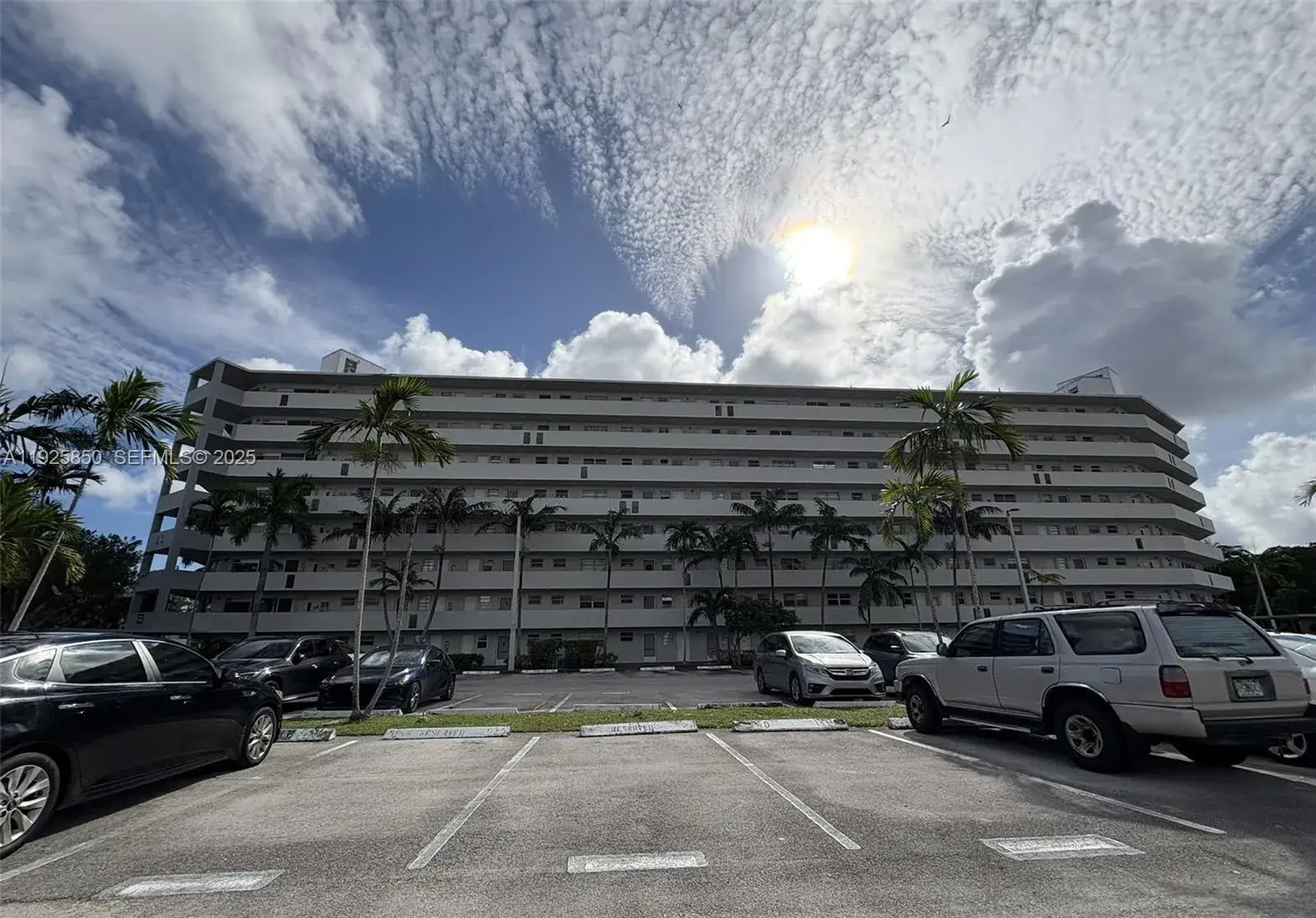 2 bedroom 2 bath Residential for sale at 1750 NE 191st St # 4, Miami FL 33179