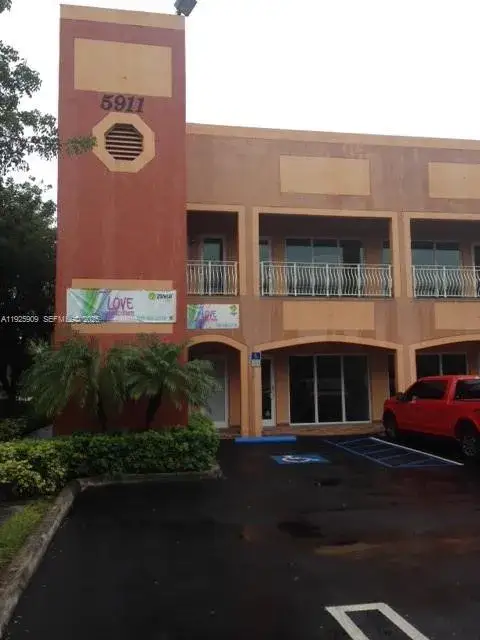 5911 NW 173rd Dr, Hialeah FL 33015