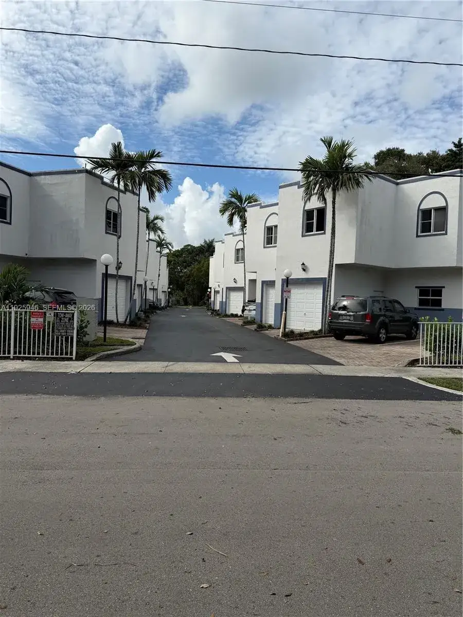 3 bedroom 2 bath Residential Lease for rent at 2927 SW 18th Ter, Fort Lauderdale FL 33315