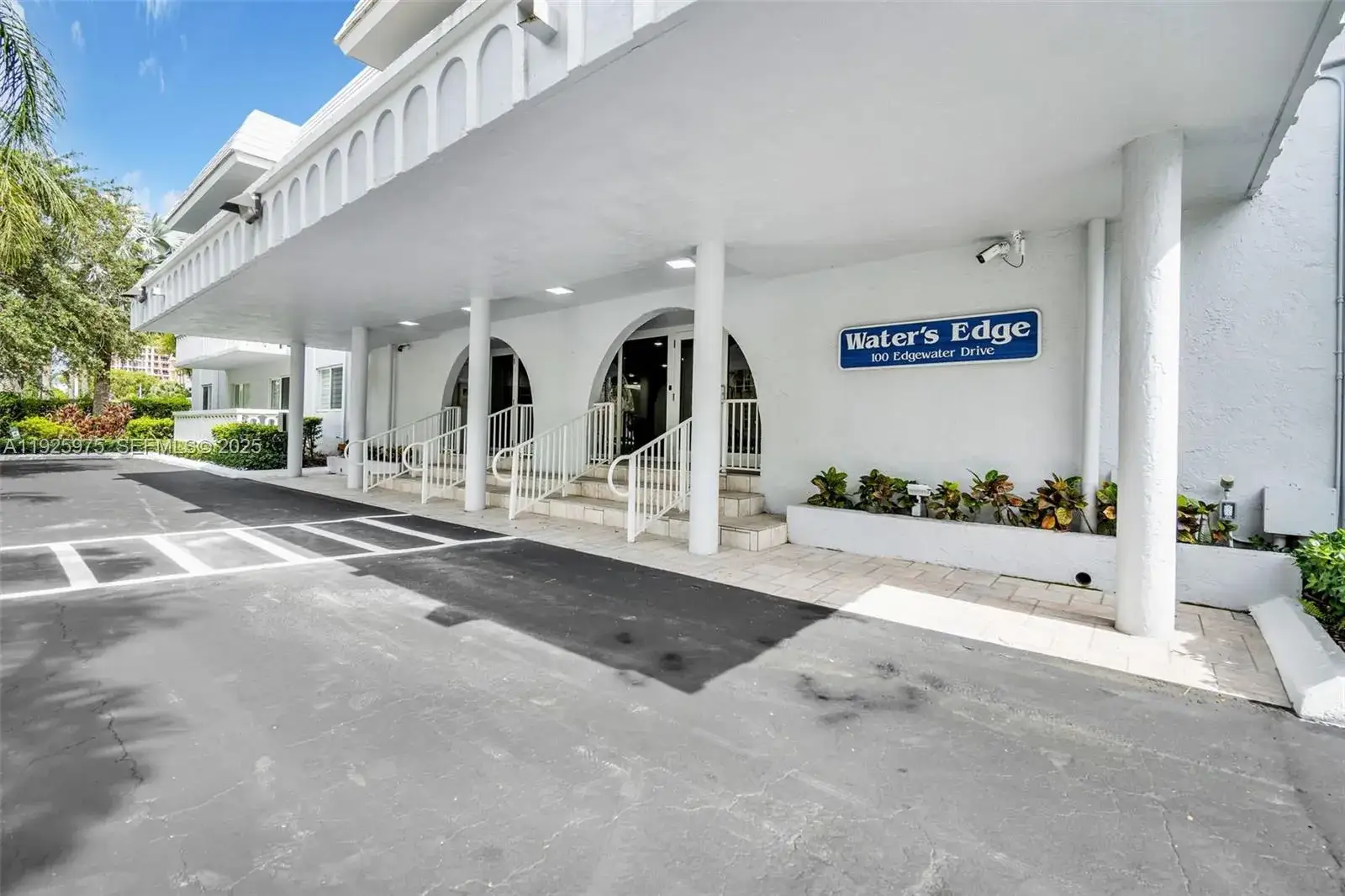 1 bedroom 1 bath Residential for sale at 100 Edgewater Dr # 240, Coral Gables FL 33133