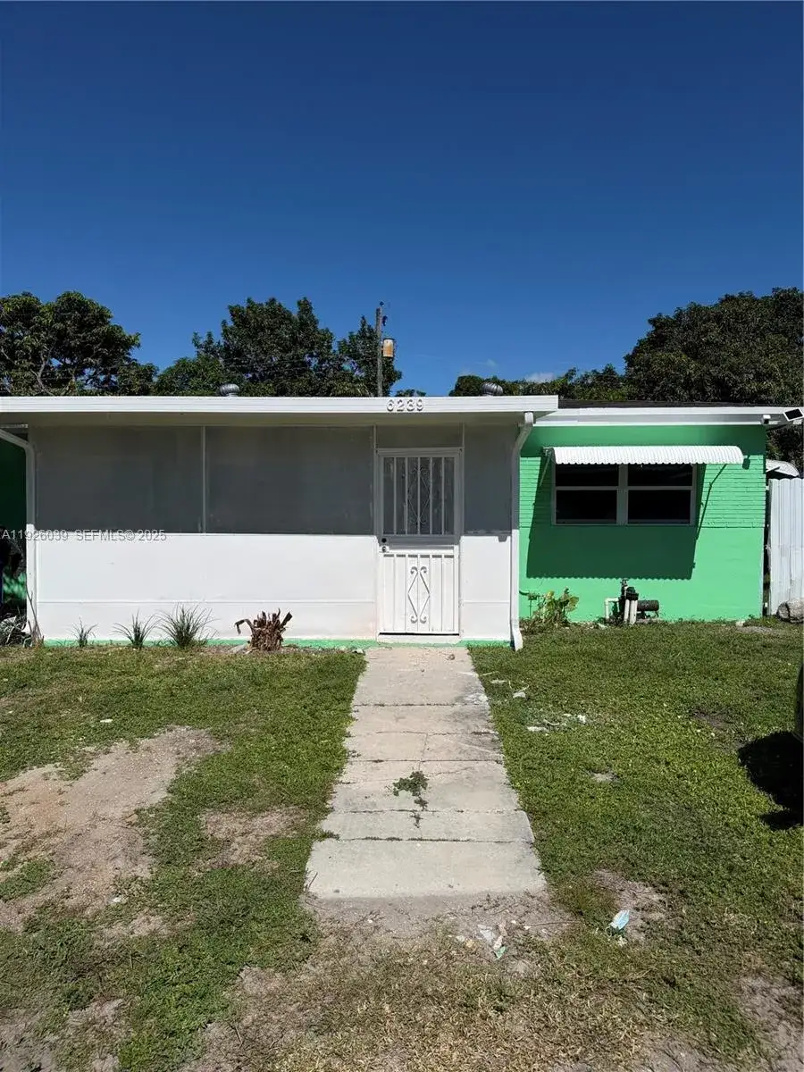 2 bedroom 1 bath Residential Lease for rent at 6239 Grant Ct, Hollywood FL 33024