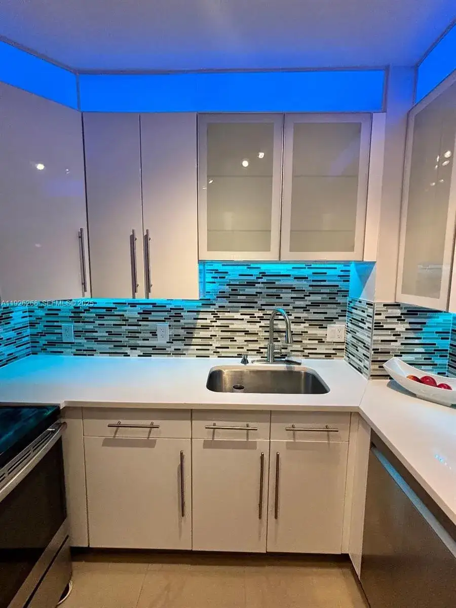 2 bedroom 2 bath Residential Lease for rent at 7441 Wayne Ave # 1R, Miami Beach FL 33141
