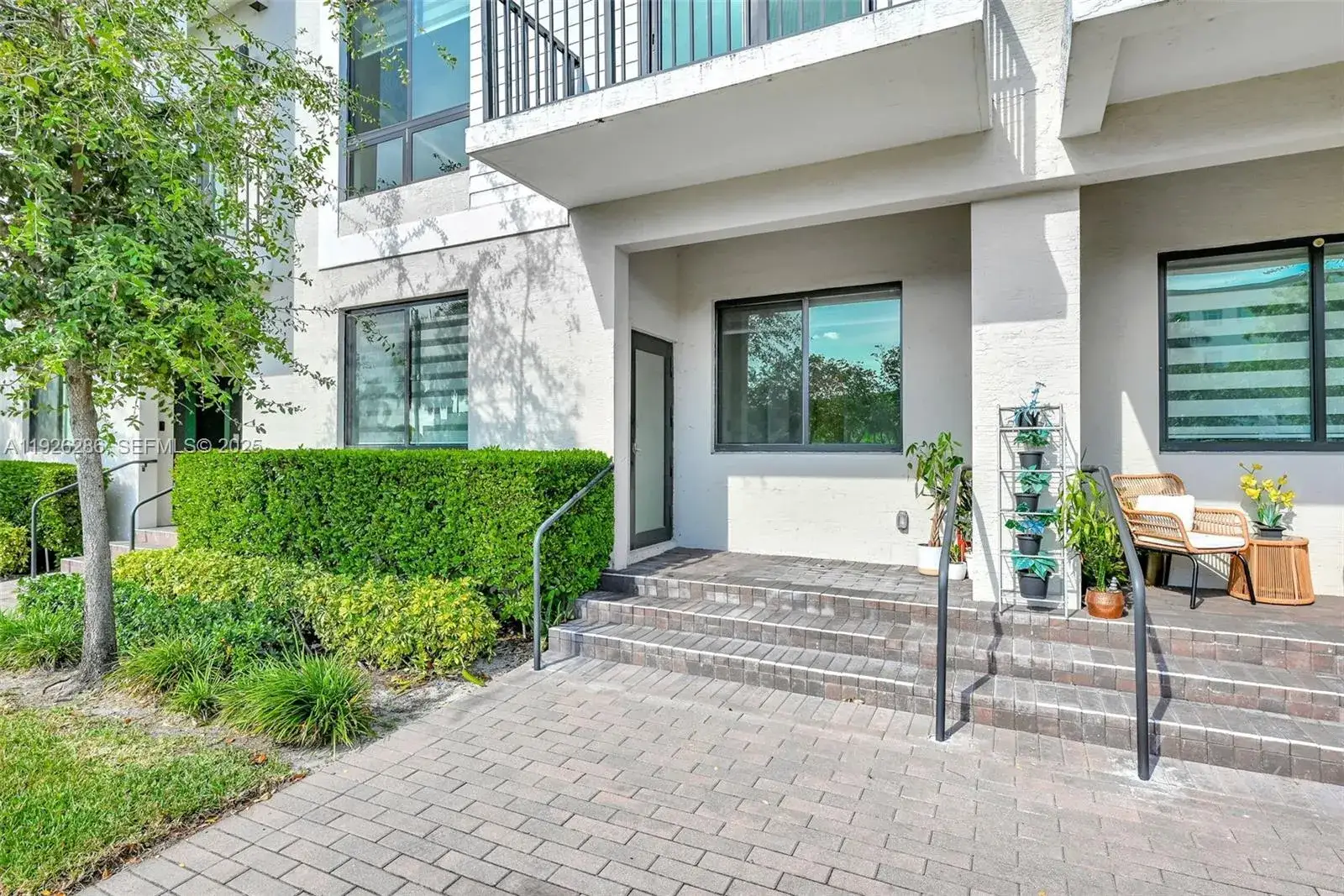 4 bedroom 3 bath Residential for sale at 8301 NW 41st St # 102, Doral FL 33166