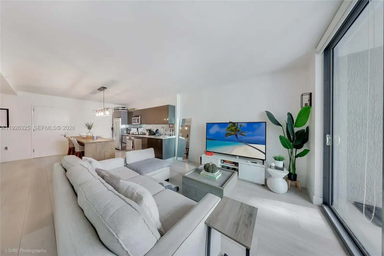 1 bedroom 1 bath Residential for sale at 31 SE 6th St # 2506, Miami FL 33131