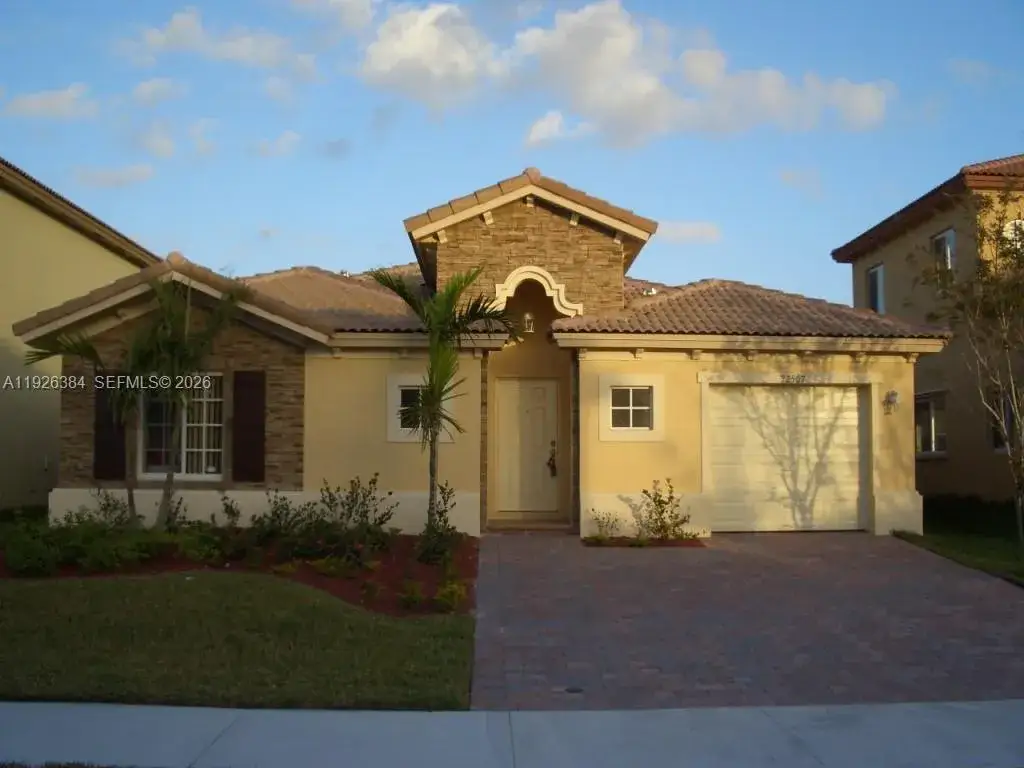 3 bedroom 2 bath Residential for sale at 22507 SW 94th Path, Cutler Bay FL 33190