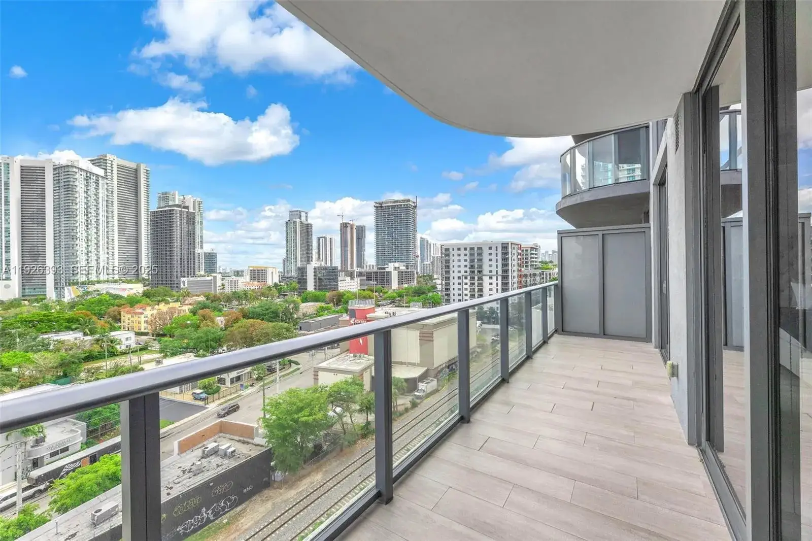 1 bedroom 1 bath Residential Lease for rent at 121 NE 34th St # 905, Miami FL 33137