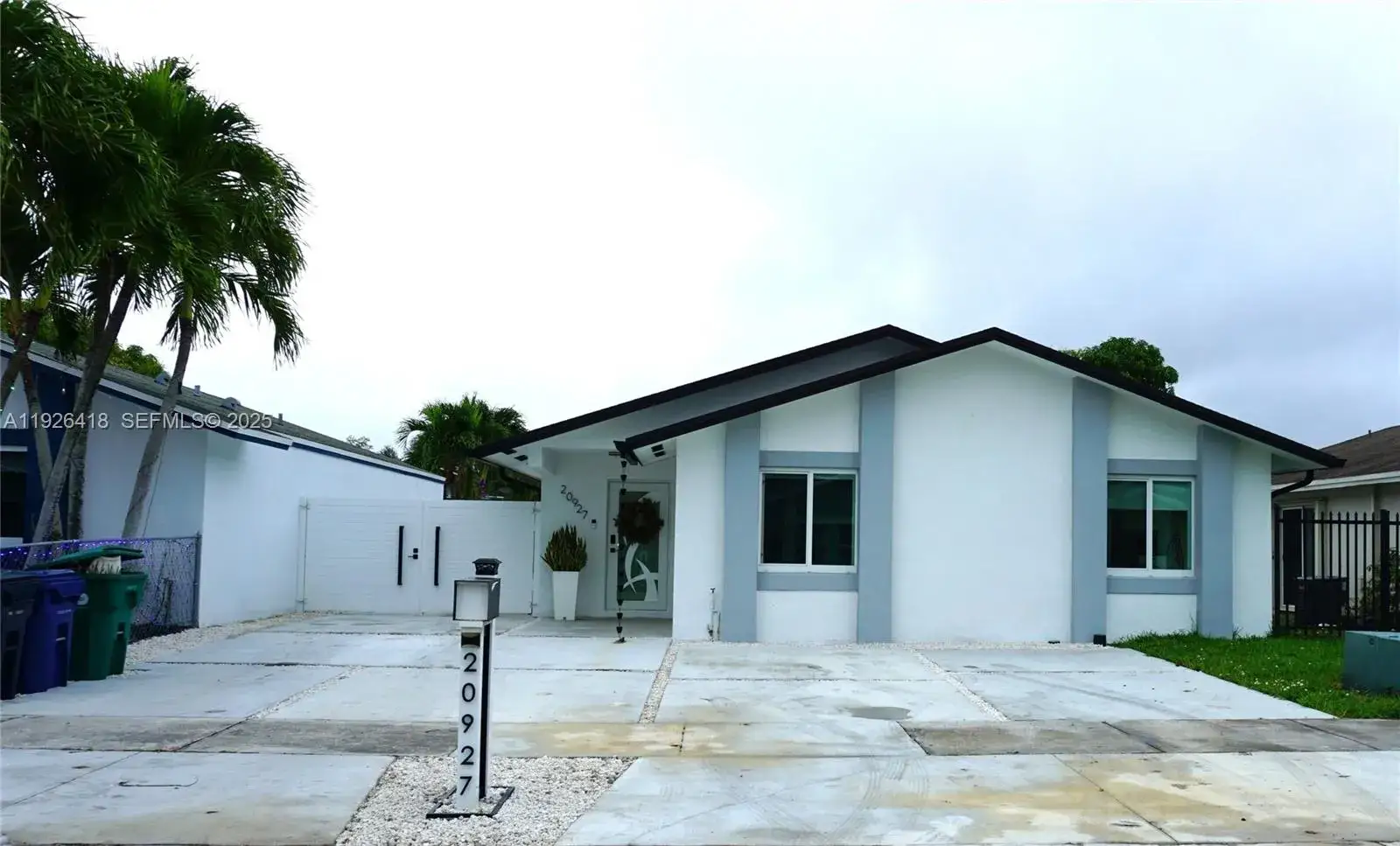 3 bedroom 2 bath Residential for sale at 20927 SW 118th Ct, Miami FL 33177
