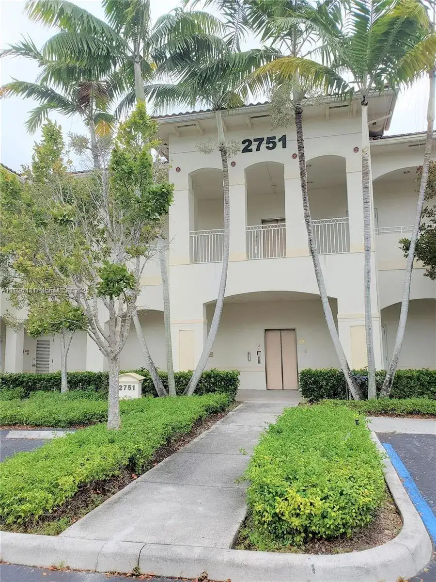 Commercial Sale for sale at 2751 Executive Park Dr # 202, Weston FL 33331