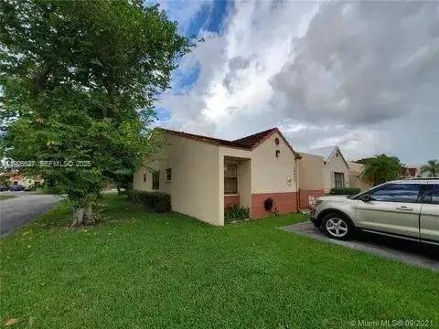 3 bedroom 2 bath Residential Lease for rent at 14927 SW 89th St # 14927, Miami FL 33196