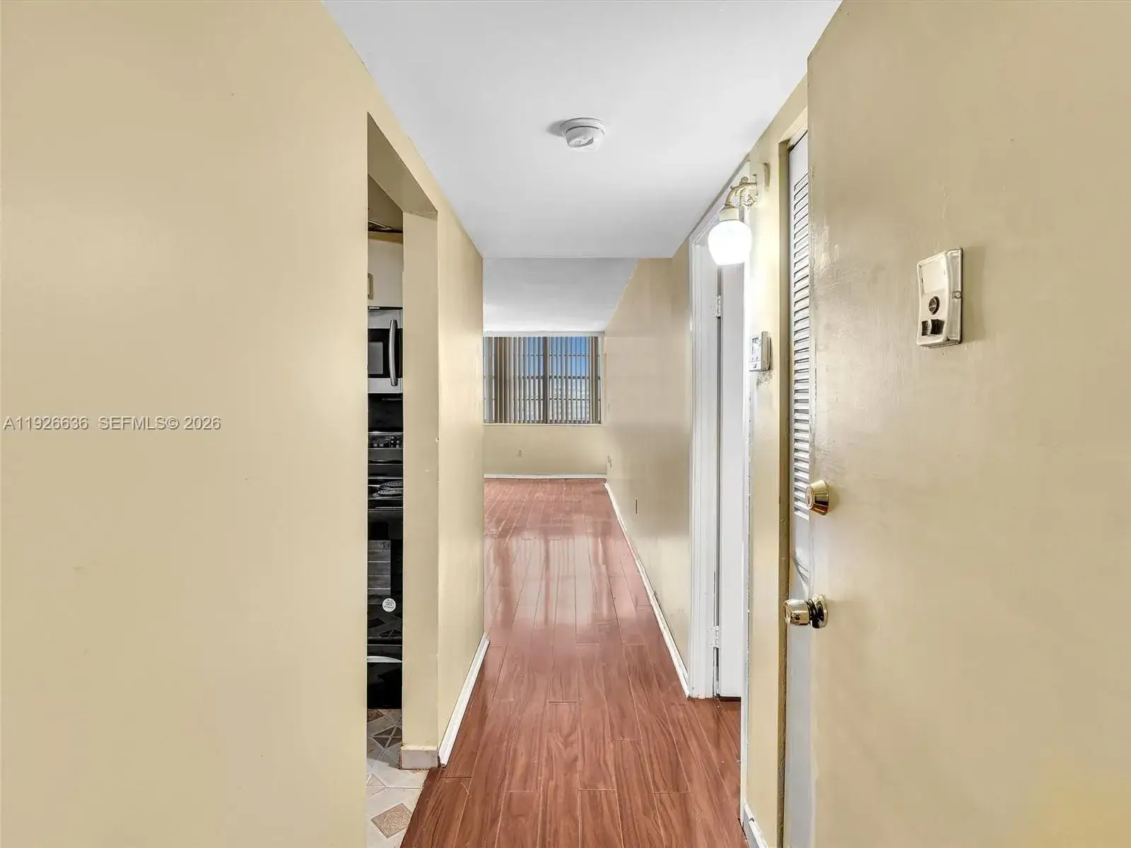 1 bedroom 2 bath Residential for sale at 1301 NE Miami Gardens Dr # 813W, Miami FL 33179