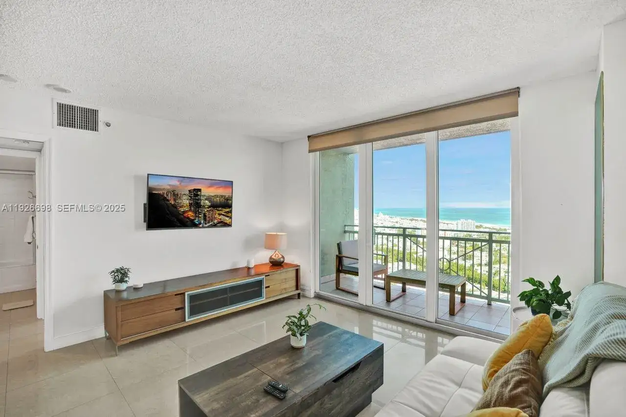 1 bedroom 1 bath Residential for sale at 90 Alton Rd # 2907, Miami Beach FL 33139