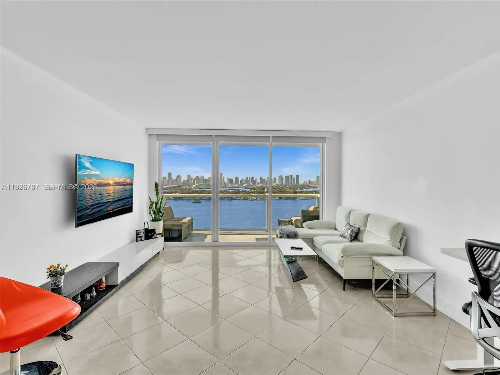 1 bedroom 1 bath Residential Lease for rent at 650 West Ave # 1605, Miami Beach FL 33139