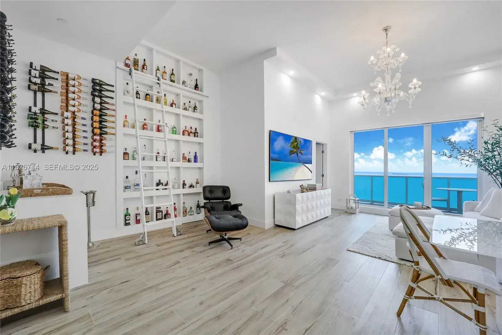 1 bedroom 1 bath Residential for sale at 2301 Collins Ave # 1625, Miami Beach FL 33139