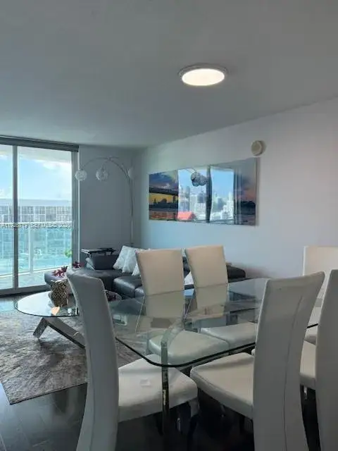 1 bedroom 1 bath Residential Lease for rent at 2101 Brickell Ave # 2002, Miami FL 33129