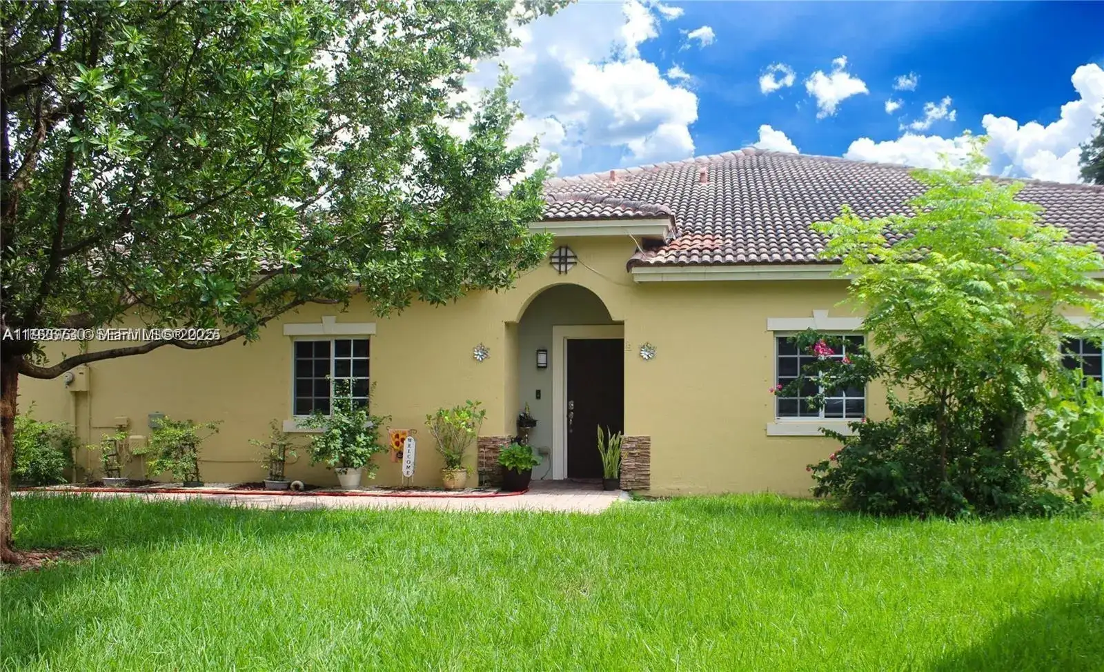3 bedroom 2 bath Residential for sale at 1209 NE 32nd Ave, Homestead FL 33033