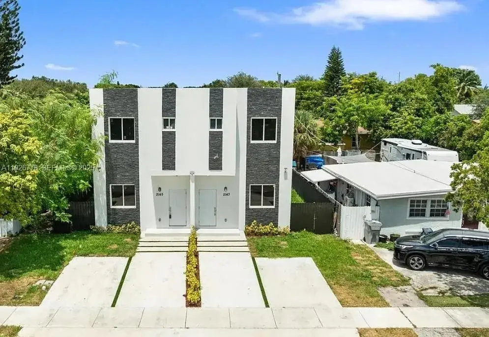 3 bedroom 2 bath Residential Lease for rent at 2145 NW 4th St # 2145, Pompano Beach FL 33069