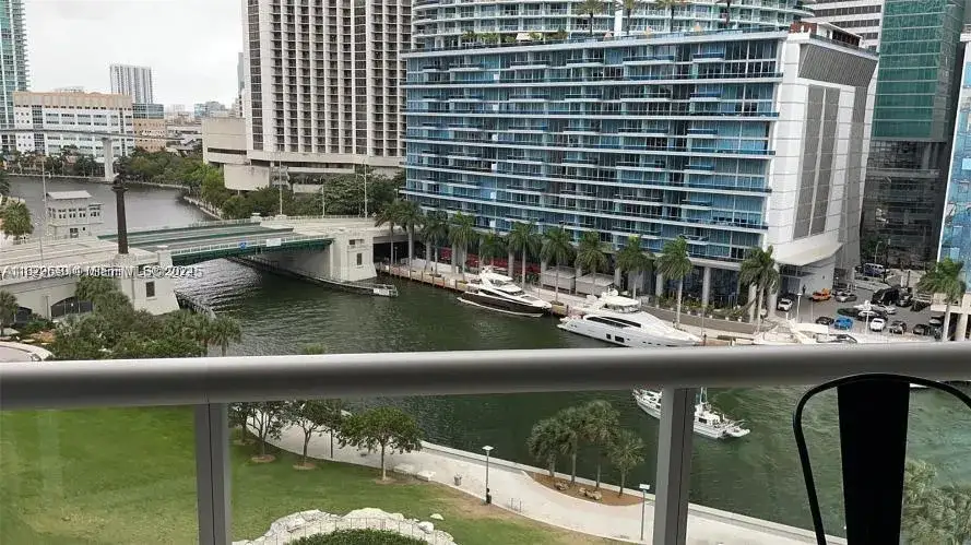1 bedroom 1 bath Residential for sale at 465 Brickell Ave # 1104, Miami FL 33131