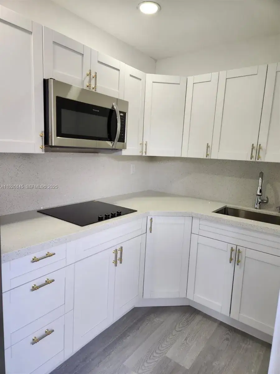 1 bedroom 1 bath Residential Lease for rent at 10551 NW 20th Ct # 0, Sunrise FL 33322