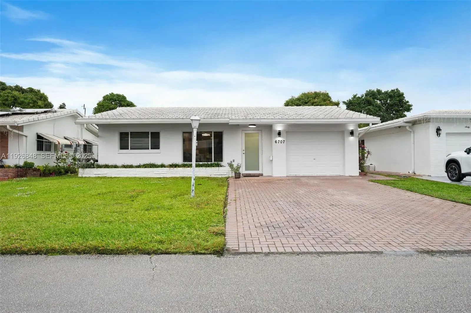 2 bedroom 2 bath Residential for sale at 6707 NW 71st St, Tamarac FL 33321