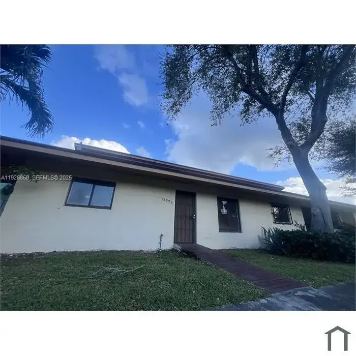 3 bedroom 2 bath Residential Lease for rent at 13993 SW 280th Ter, Homestead FL 33033