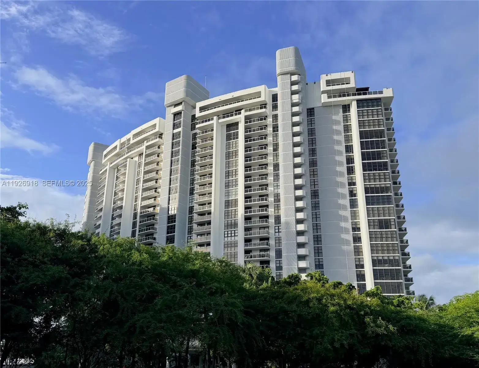 2 bedroom 2 bath Residential for sale at 9 Island Ave # 415, Miami Beach FL 33139