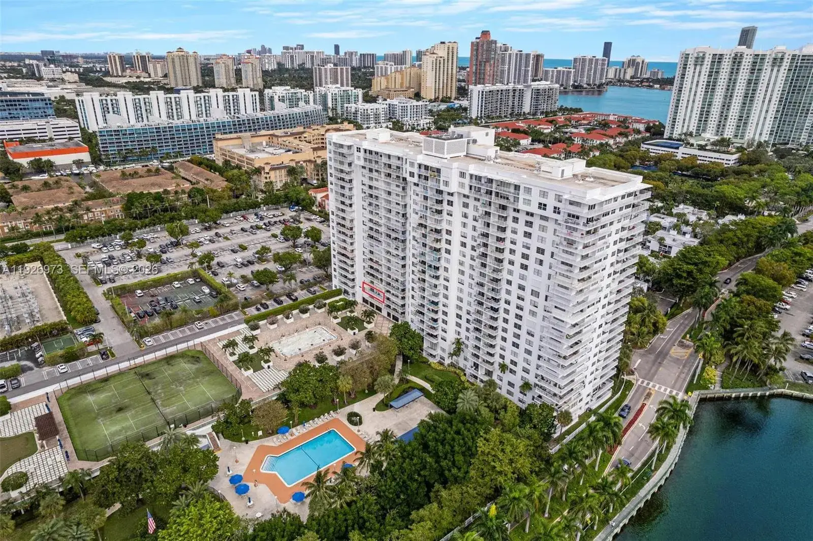 2 bedroom 2 bath Residential for sale at 2851 NE 183rd St # 404E, Aventura FL 33160