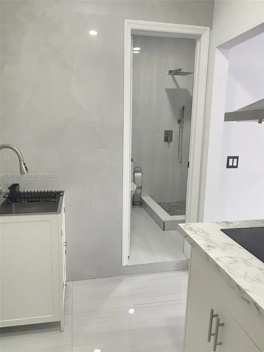 1 bedroom 1 bath Residential Lease for rent at 10320 NW 30th Ave # 0, Miami FL 33147