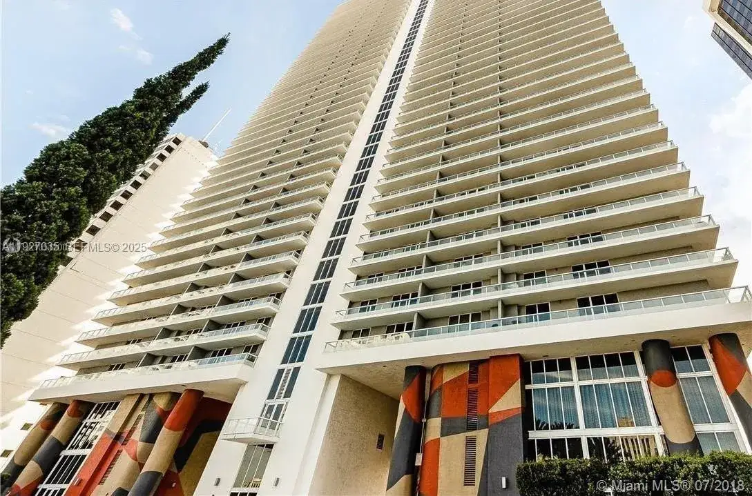 1 bath Residential for sale at 50 BISCAYNE BLVD # 1703, Miami FL 33132