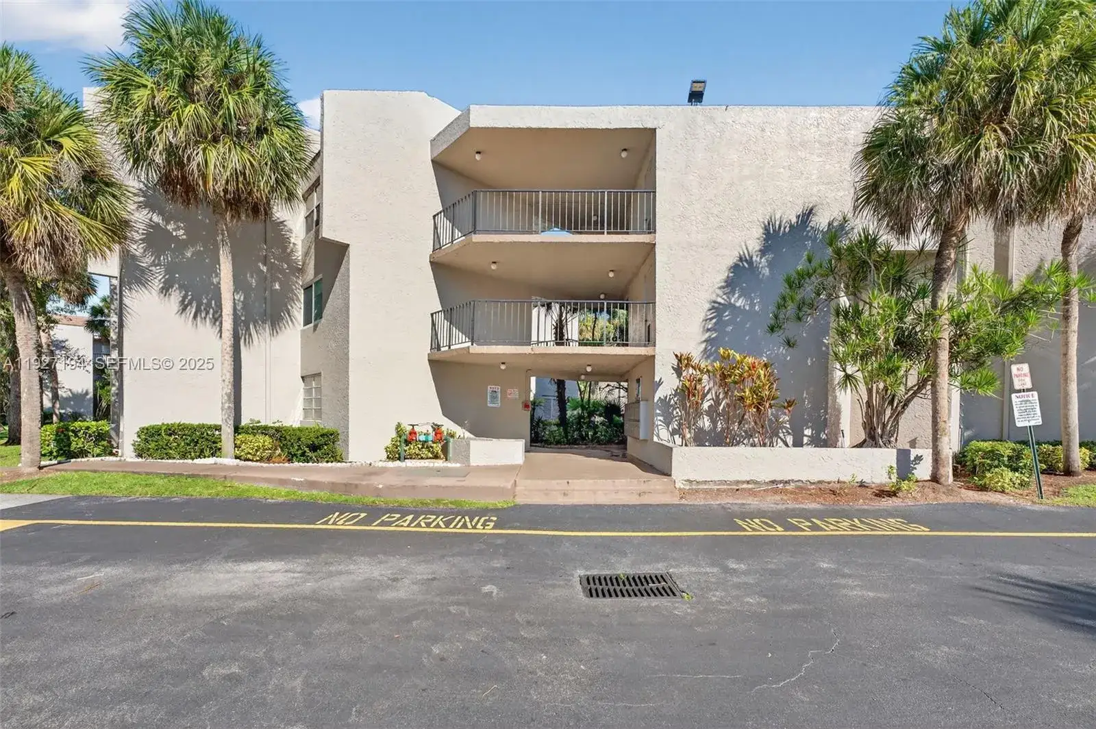 3 bedroom 2 bath Residential for sale at 3100 Riverside Dr # 305, Coral Springs FL 33065